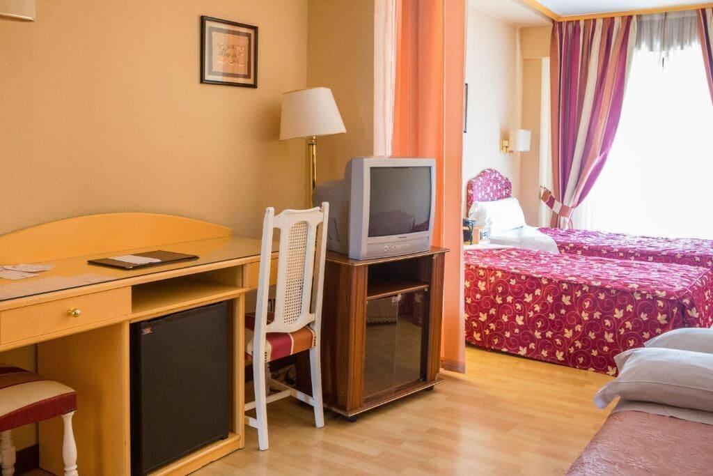 Hotel Tibur Zaragoza Exterior photo